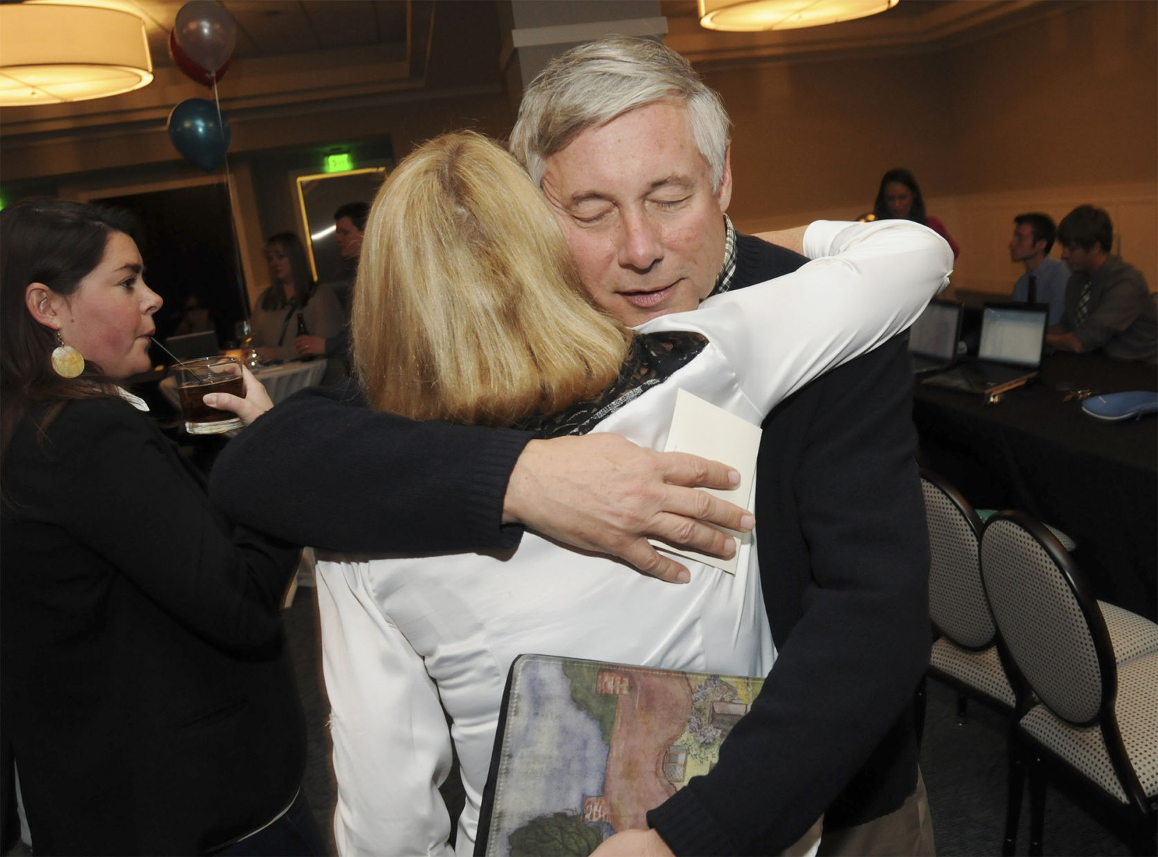 220406-HP-upton-election5-photo.jpg